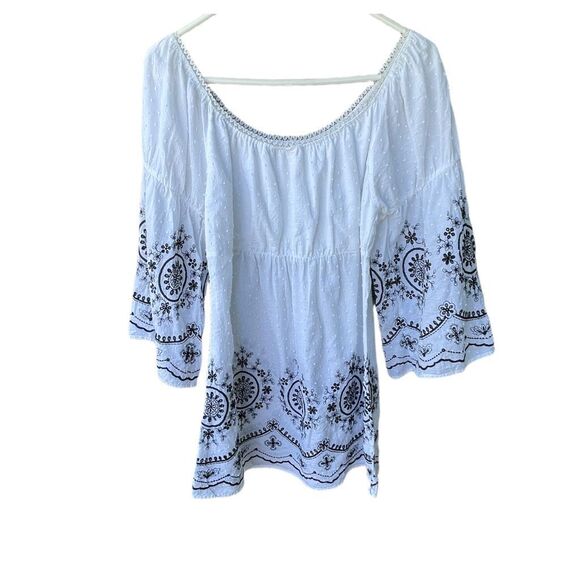 Chenault size L embroidered Swiss dot bell sleeve off shoulder tunic - Picture 2 of 6
